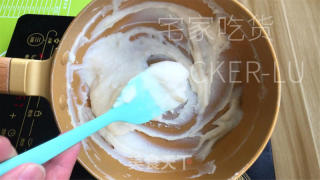 汤种吐司，收缩推丝到出伴侣，又喷鼻又硬，好吃到爆。的做法步调：1