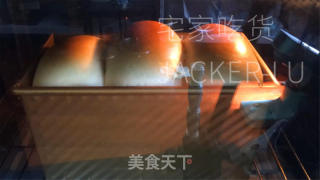 汤种吐司，收缩推丝到出伴侣，又喷鼻又硬，好吃到爆。的做法步调：17