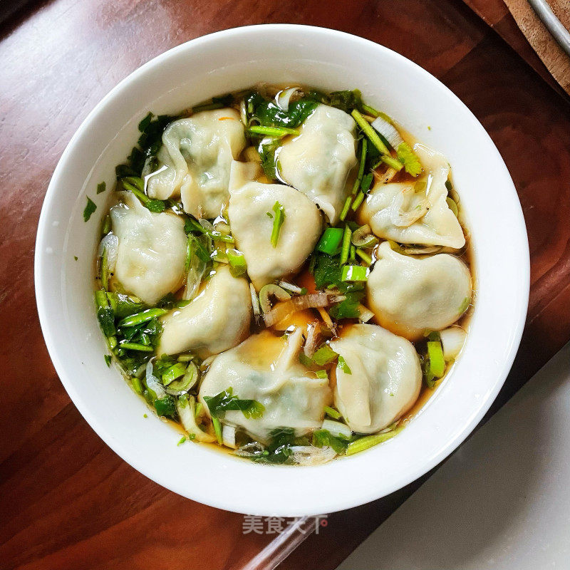 酸汤茴喷鼻饺子的做法