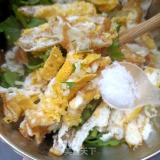 煎蛋拌喷鼻菜的做法步调：12