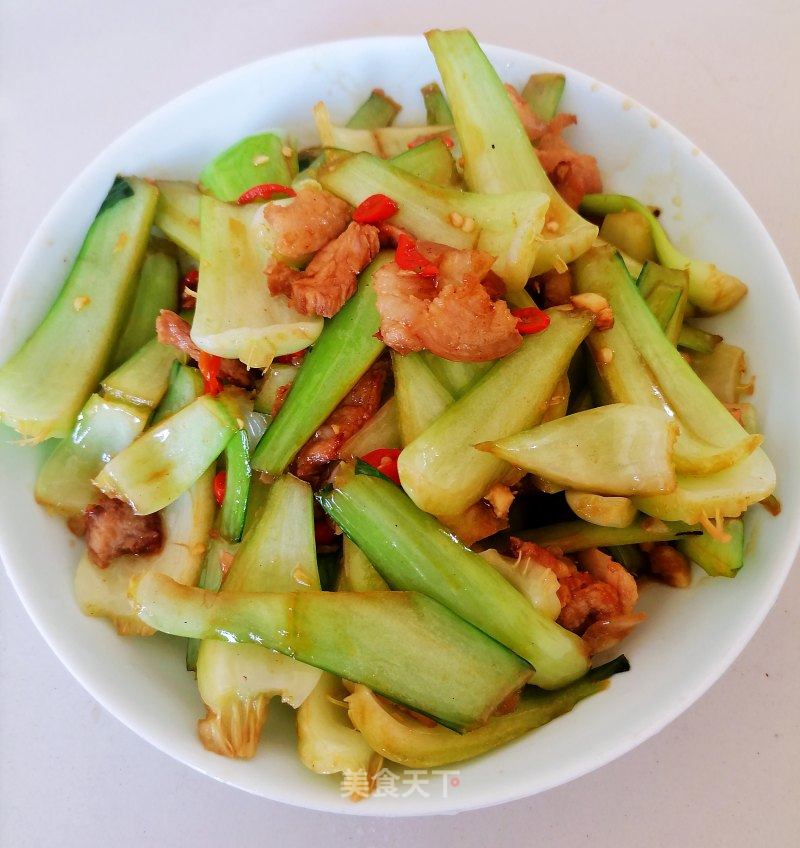 菜梗炒肉的做法