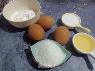 六微暇戚风蛋糕的做法步调：1