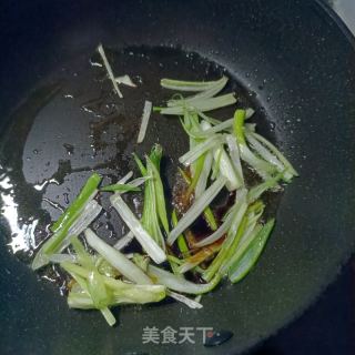 海参炒利剑萝卜的做法步调：7