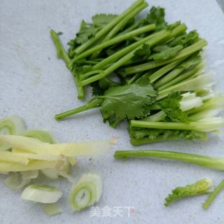 海参炒利剑萝卜的做法步调：4