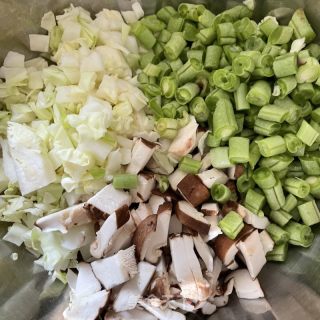 番茄蔬菜汤的做法步调：2