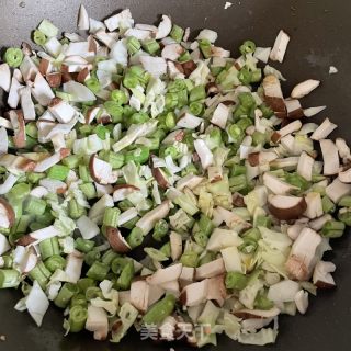 番茄蔬菜汤的做法步调：4