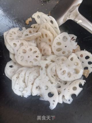 炒藕片的做法步调：5
