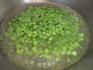 中婆菜炒豆角的做法步调：1