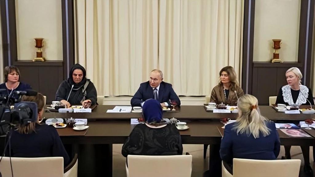 VAZbB733f753u321.jpg VAZbB733f753u321.jpg