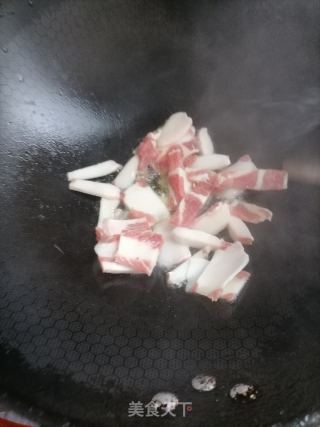 炒菜花的做法步调：3