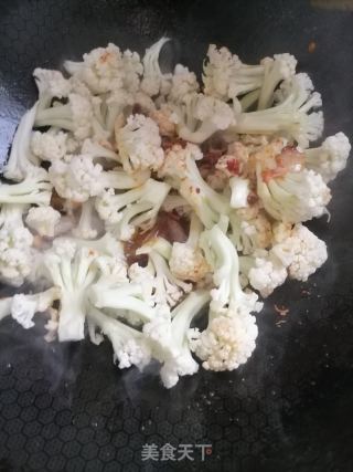 炒菜花的做法步调：5