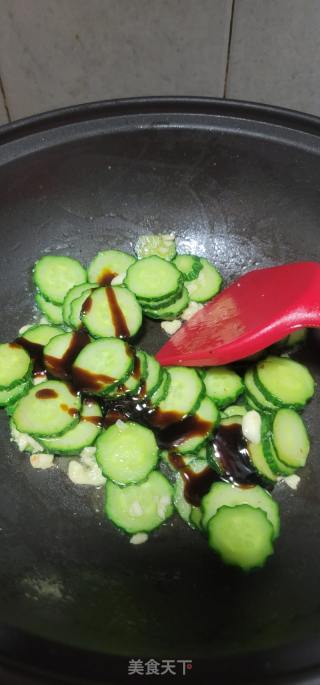 牛肉炒青瓜片的做法步调：8