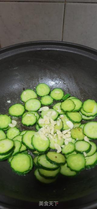 牛肉炒青瓜片的做法步调：7