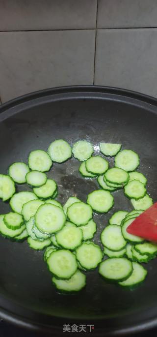 牛肉炒青瓜片的做法步调：6