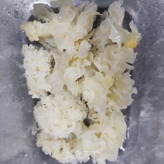雪梨五利剑羹的做法步调：3