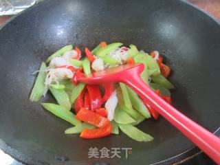 白椒莴笋炒魔芋结的做法步调：8