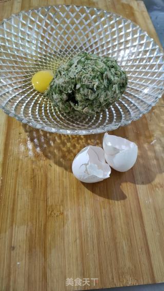 槐花丸子的做法步调：3