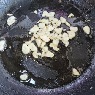 蒜片白薯叶的做法步调：4