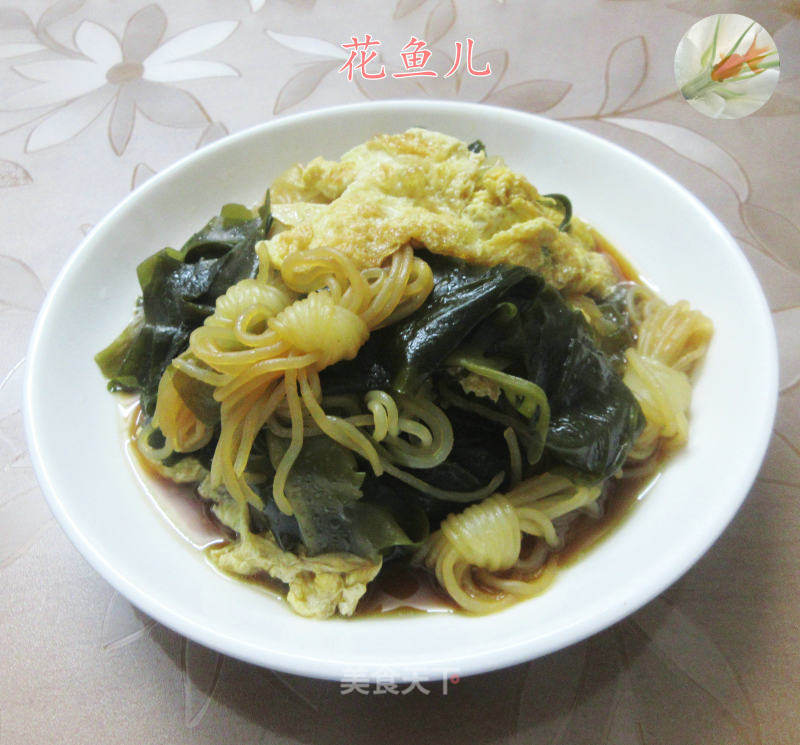 鸡蛋裙带菜炒魔芋结的做法