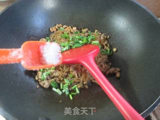 蚂蚁上树的做法步调：8