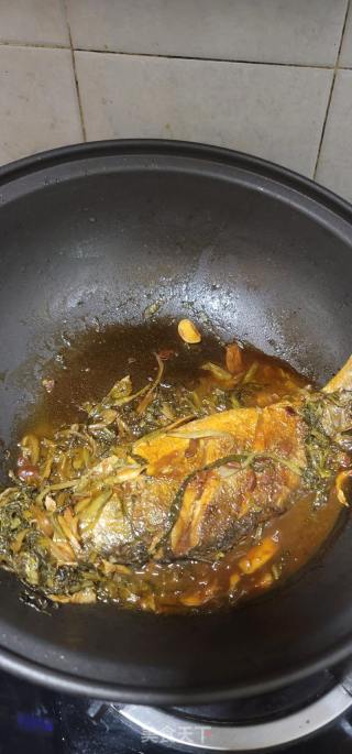 酸菜烧黄花鱼的做法步调：10