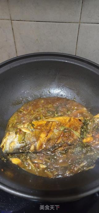 酸菜烧黄花鱼的做法步调：9