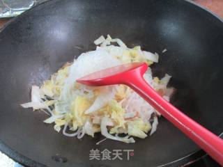 喷鼻干利剑菜芯炒魔芋结的做法步调：5