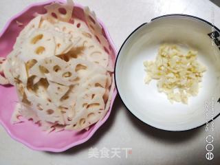 凉拌藕片的做法步调：1