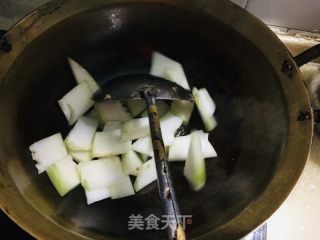 家常炖冬瓜的做法步调：1