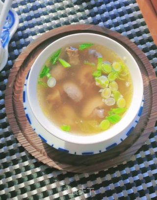 心蘑鸡汤的做法步调：12