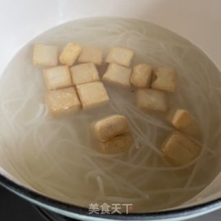 煎蛋螺蛳粉的做法步调：4