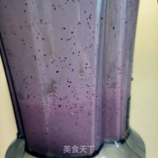 蓝宝石葡萄奶昔的做法步调：6