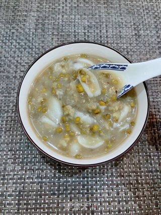 银耳百开绿豆的做法步调：11