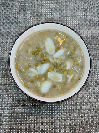 银耳百开绿豆的做法步调：9
