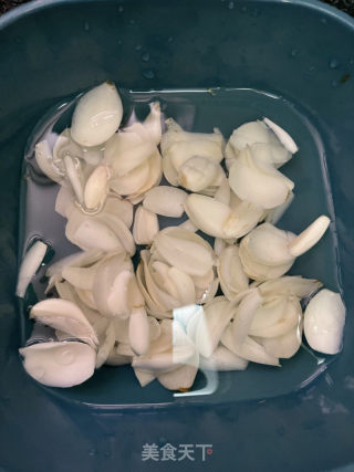 银耳百开绿豆的做法步调：7