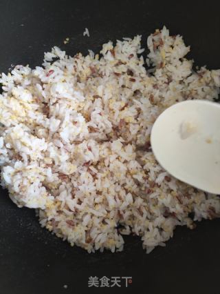 虾仁蛋炒饭的做法步调：2