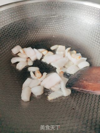 木耳炒肉的做法步调：4