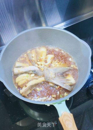 糖醋鱼尾的做法步调：6