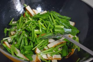 韭菜炒豆干的做法步调：6