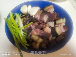 腊肉炒藊豆的做法步调：1