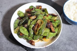 腊肉炒藊豆的做法步调：7