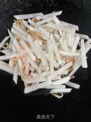 利剑萝卜煲干鱿鱼的做法步调：6