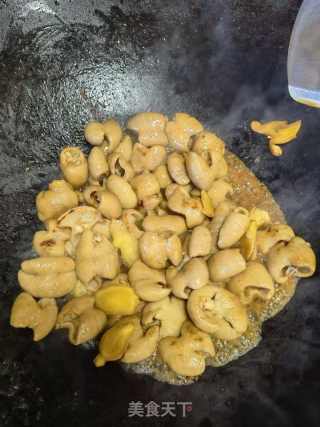 老坛酸菜炒猪年夜肠的做法步调：3