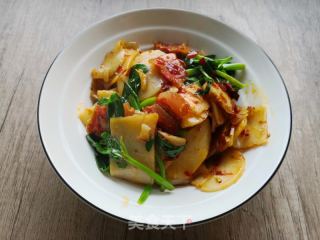 腊肉炒饵块的做法步调：13
