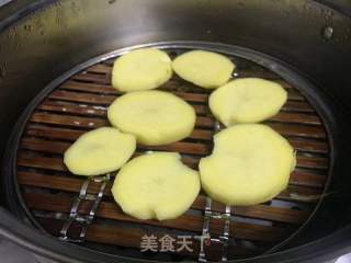 土豆鸡肉饼的做法步调：2