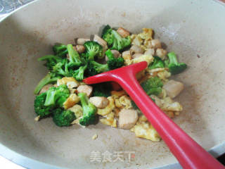 西兰花单鸡的做法步调：12