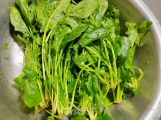 菠菜炒蛋的做法步调：1