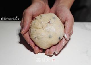 潘娜托僧｜意年夜利圣诞传统里包家庭配圆的做法步调：6