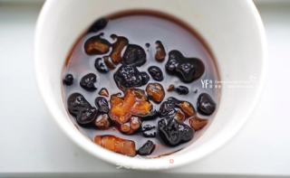 潘娜托僧｜意年夜利圣诞传统里包家庭配圆的做法步调：3