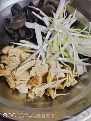 肉片时蔬的做法步调：2